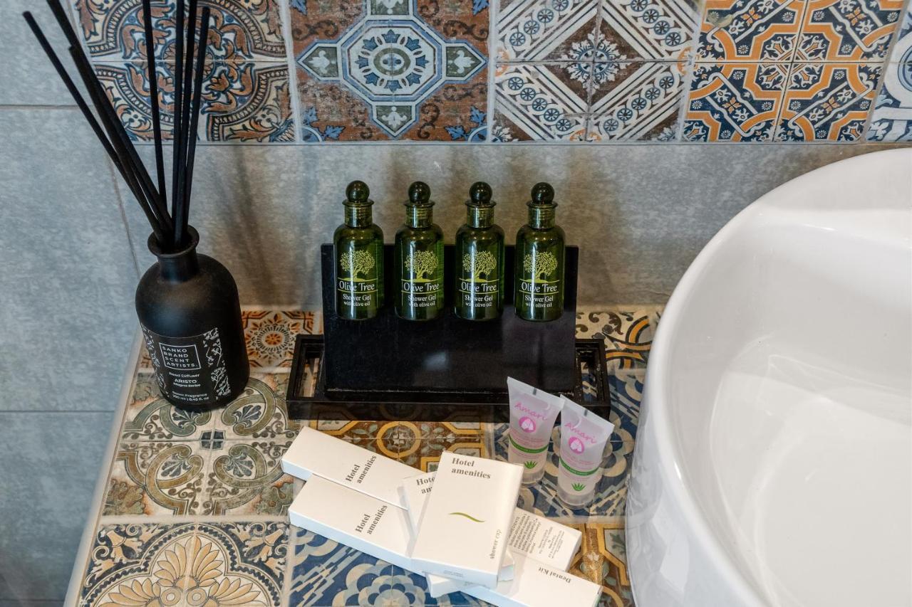 Aeolos Luxury Suites Athena Bagian luar foto