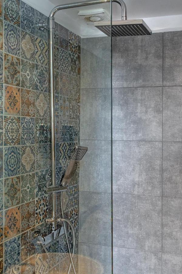 Aeolos Luxury Suites Athena Bagian luar foto