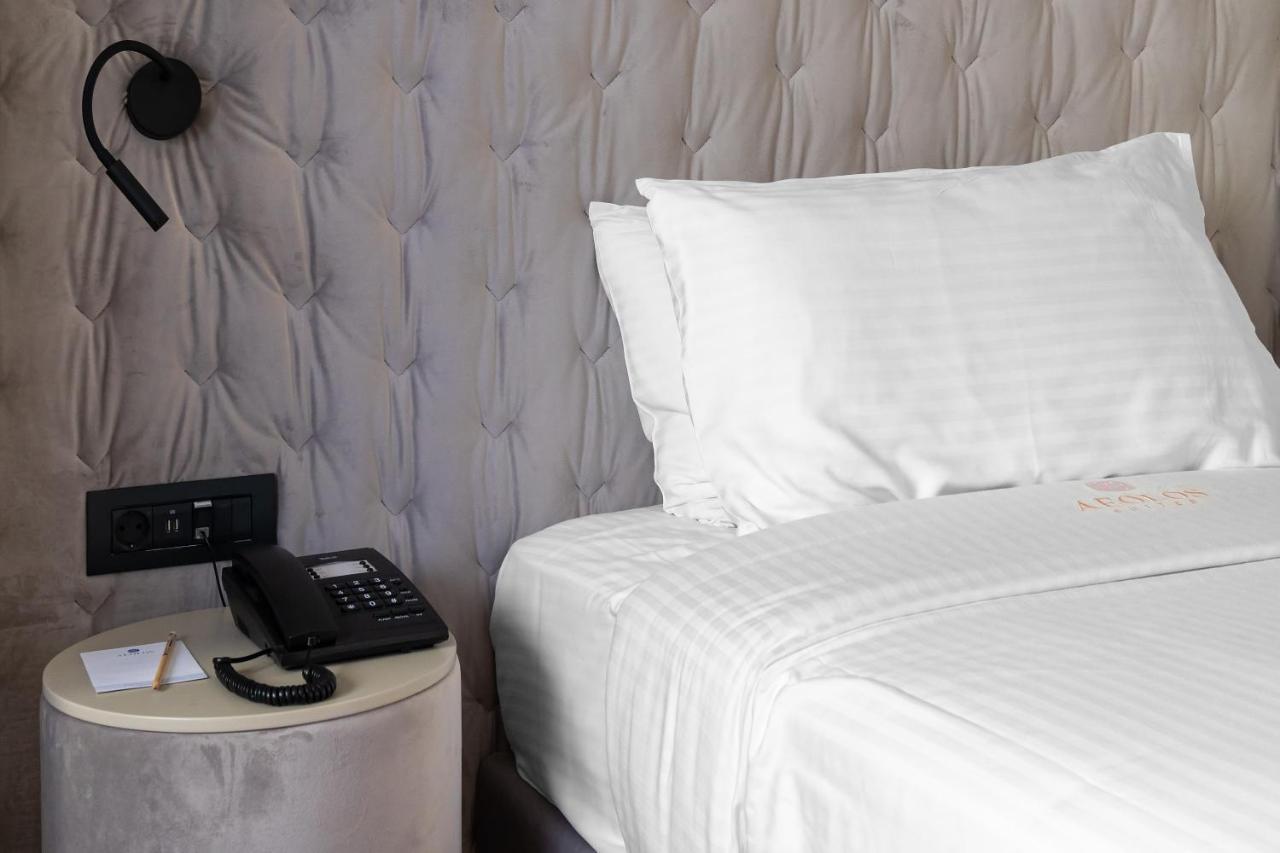 Aeolos Luxury Suites Athena Bagian luar foto