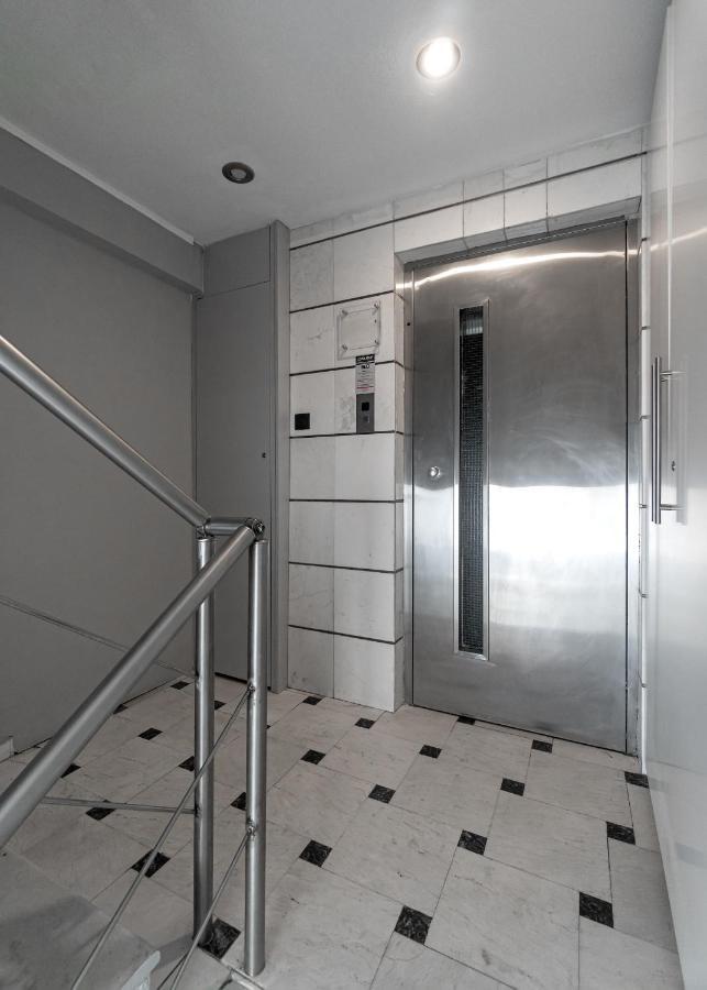 Aeolos Luxury Suites Athena Bagian luar foto